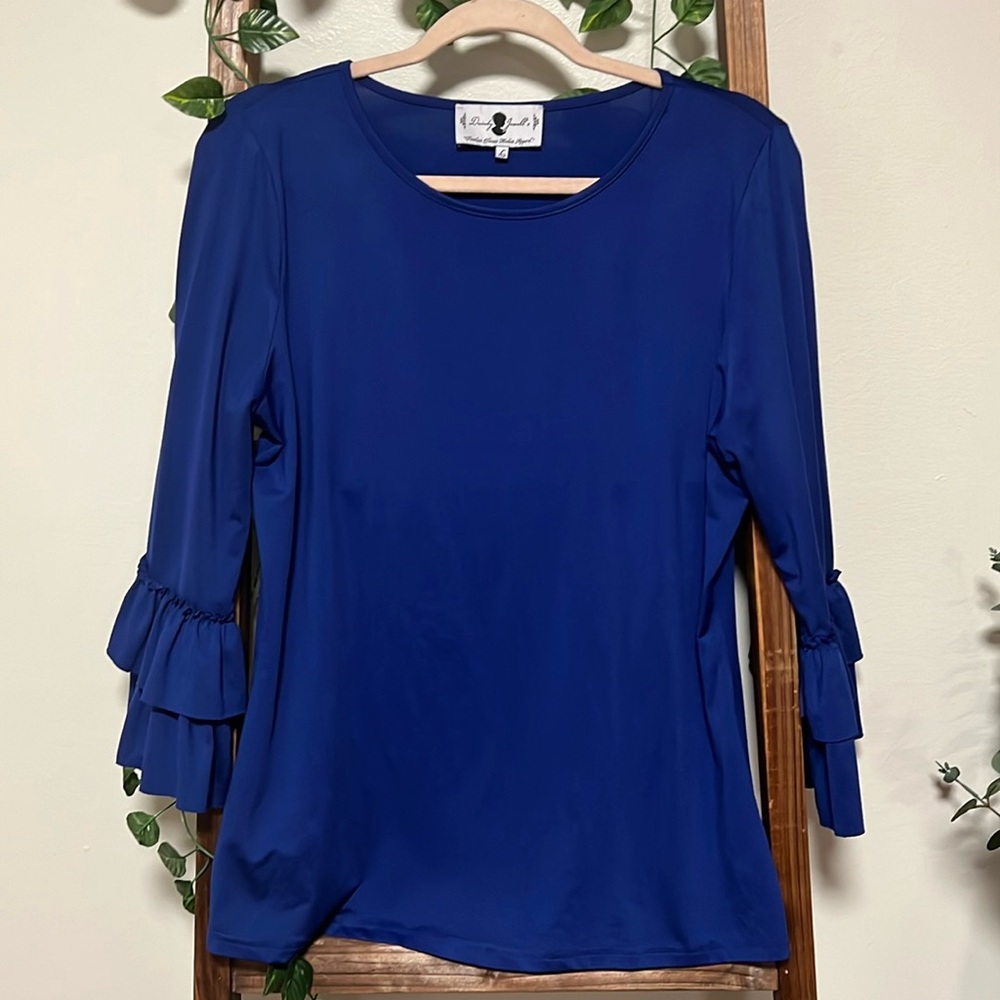 ‼️SOLD‼️Dainty Jewells Layering top